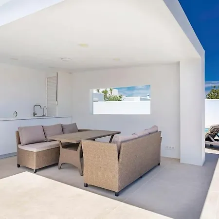 Ocean Bliss Beautiful With Pool And Sea Views *