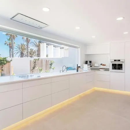 Ocean Bliss Beautiful With Pool And Sea Views *