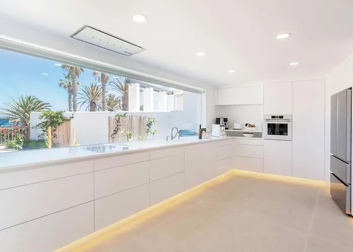 Ocean Bliss Beautiful With Pool And Sea Views *