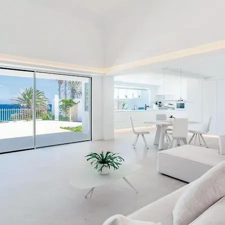 Ocean Bliss Beautiful With Pool And Sea Views Коста-Тегисе