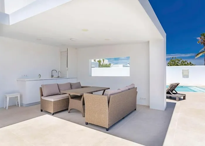 Ocean Bliss Beautiful With Pool And Sea Views *